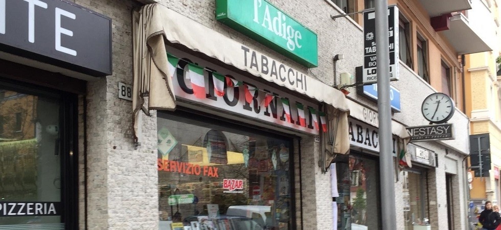 Il ladro aveva il distintivo contraffatto della Guardia di Finanza
